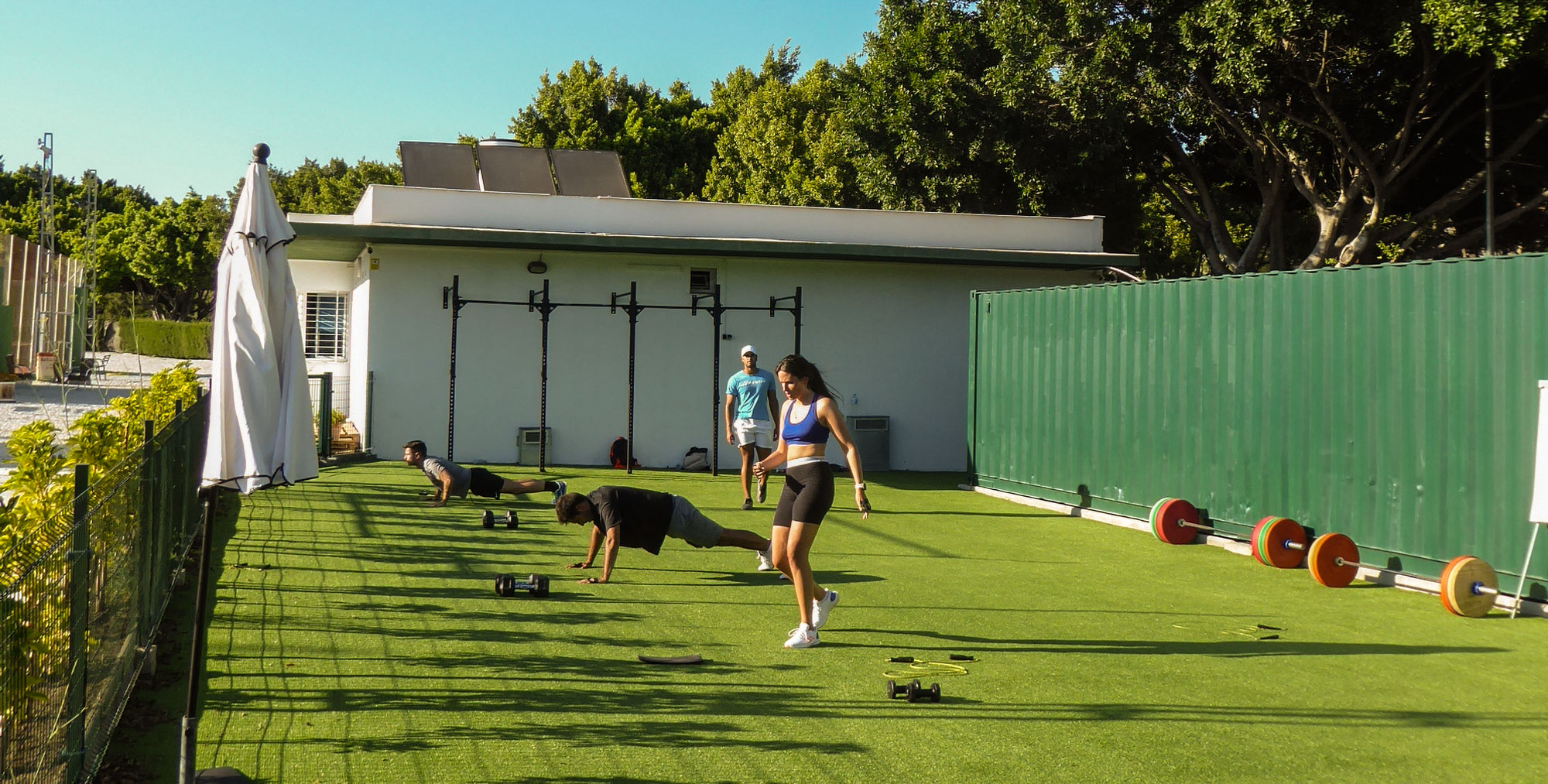 Fotografía de participantes de Liga de escuela de tenis